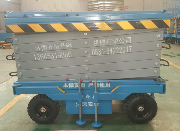 江蘇如皋白蒲鎮(zhèn)通陽公路移動式升降平臺 