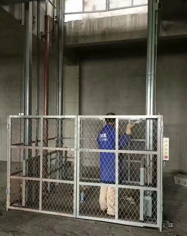 雙缸雙臂導軌式升降平臺